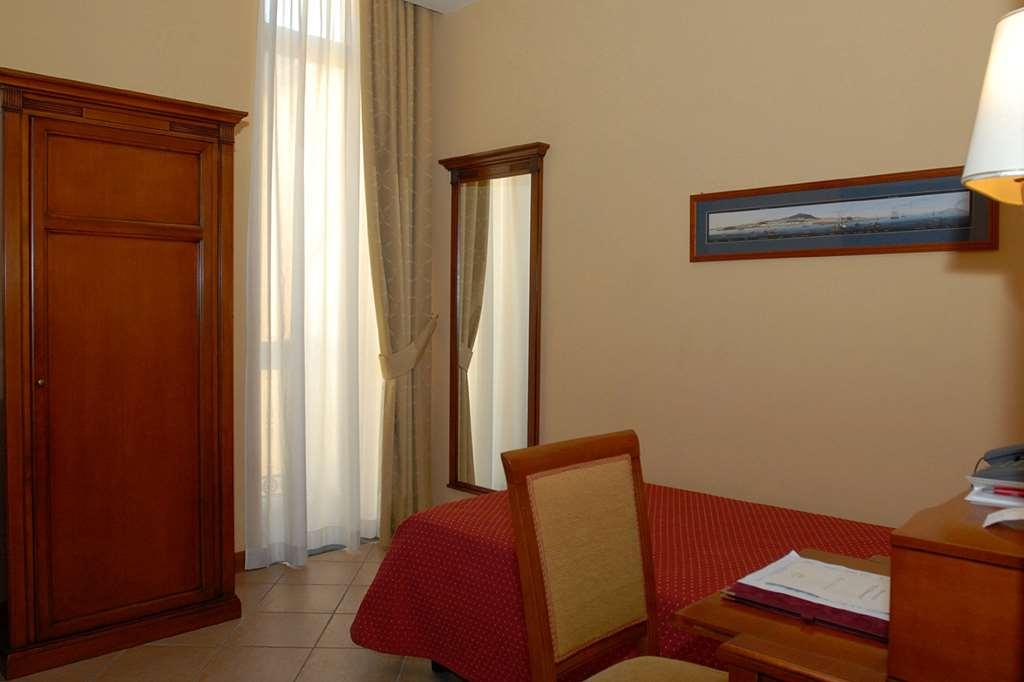 Le Cheminee Business Hotel Napoli Szoba fotó