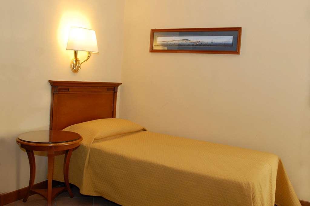Le Cheminee Business Hotel Napoli Szoba fotó